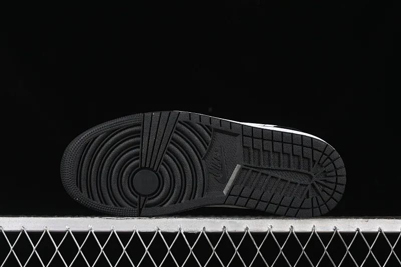 All categories Air Jordan Jordan series basketball shoes Air Jordan 1 Low Air Jordan 1 Low AJ1 Joe 1 black and white low-top retro basketball shoes 553558-043